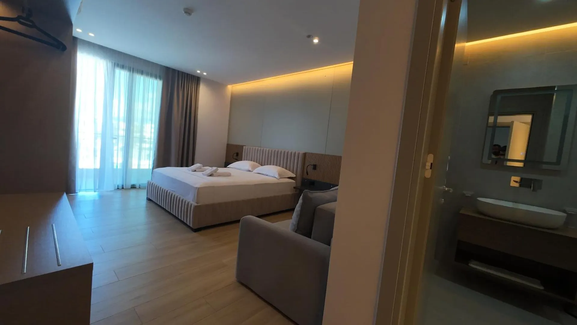 Hotel Boutique Onix Ksamil 4*,