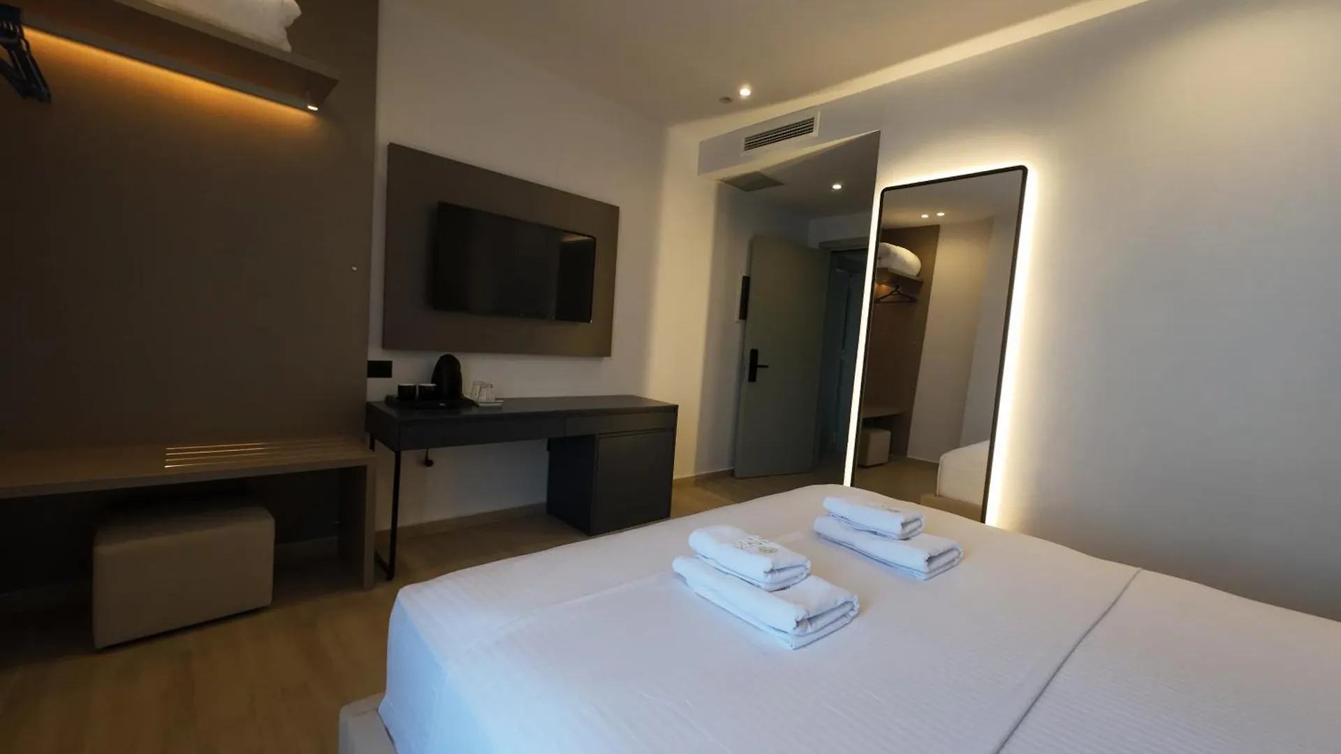 Hotel Boutique Onix Ksamil 0*,